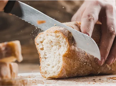 Grand choix de pains et baguettes préparés et cuits sur place à la Boulangerie La Boulange, Nouzilly (37)